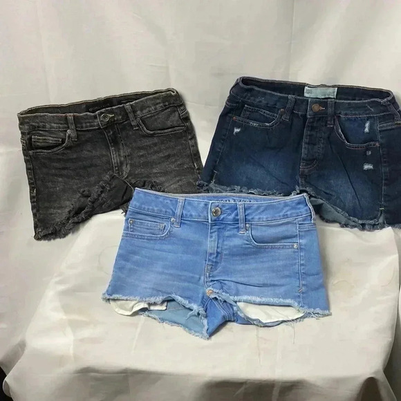 SET- 3 PAIRS OF JEAN SHORT 2-SIZE 28 1- SIZE 25 KYLIE & KENDALL, AM EAGLE - Picture 2 of 12